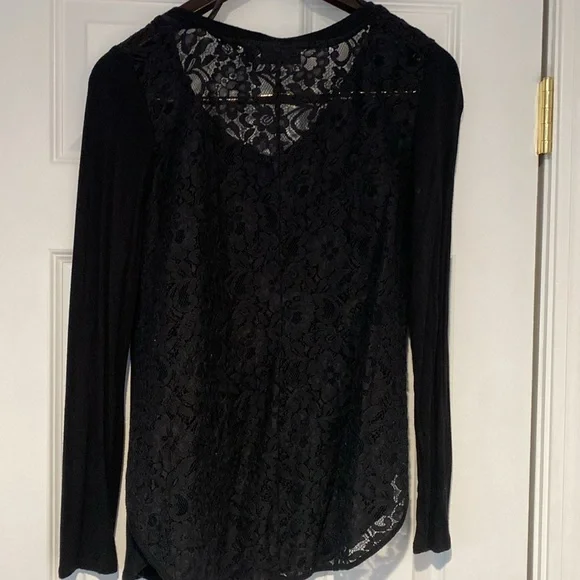 Apt 9 LONG SLEEVE TIGHT FITTED LACE V NECK SHIRT - Picture 7 of 8